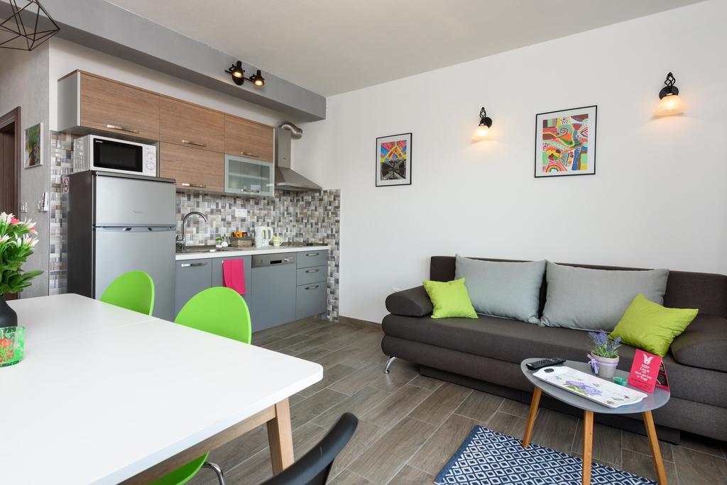 Danijela Apartman *